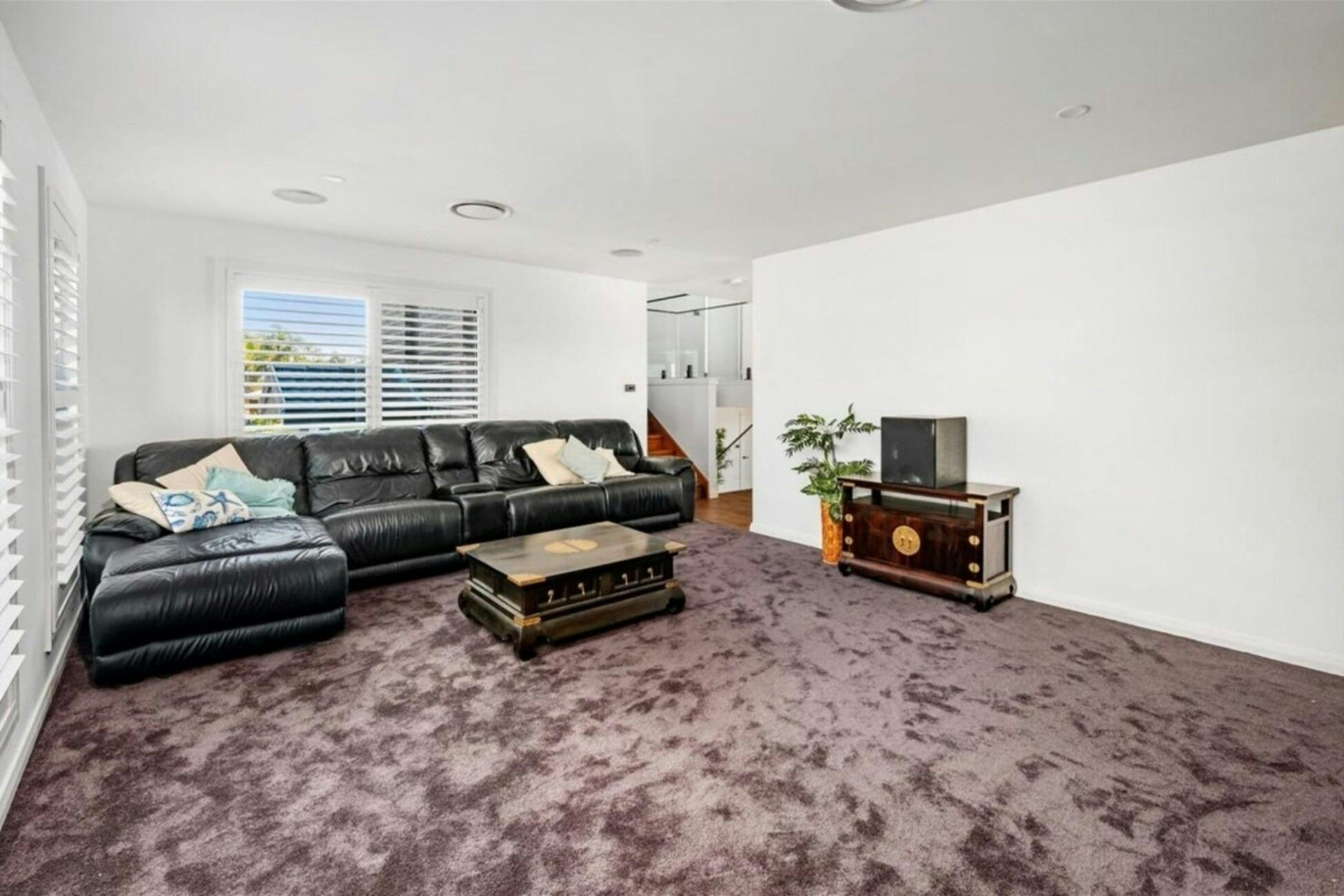 Plush carpet and comfortable seating