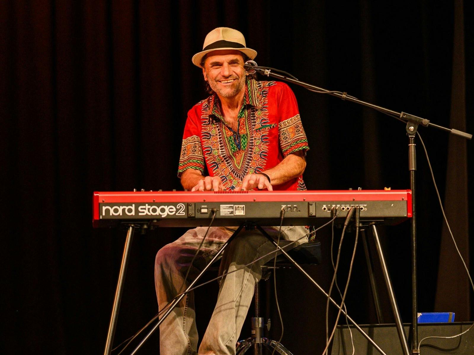 Santana & The Doobie Brothers Tribute Live On Stage