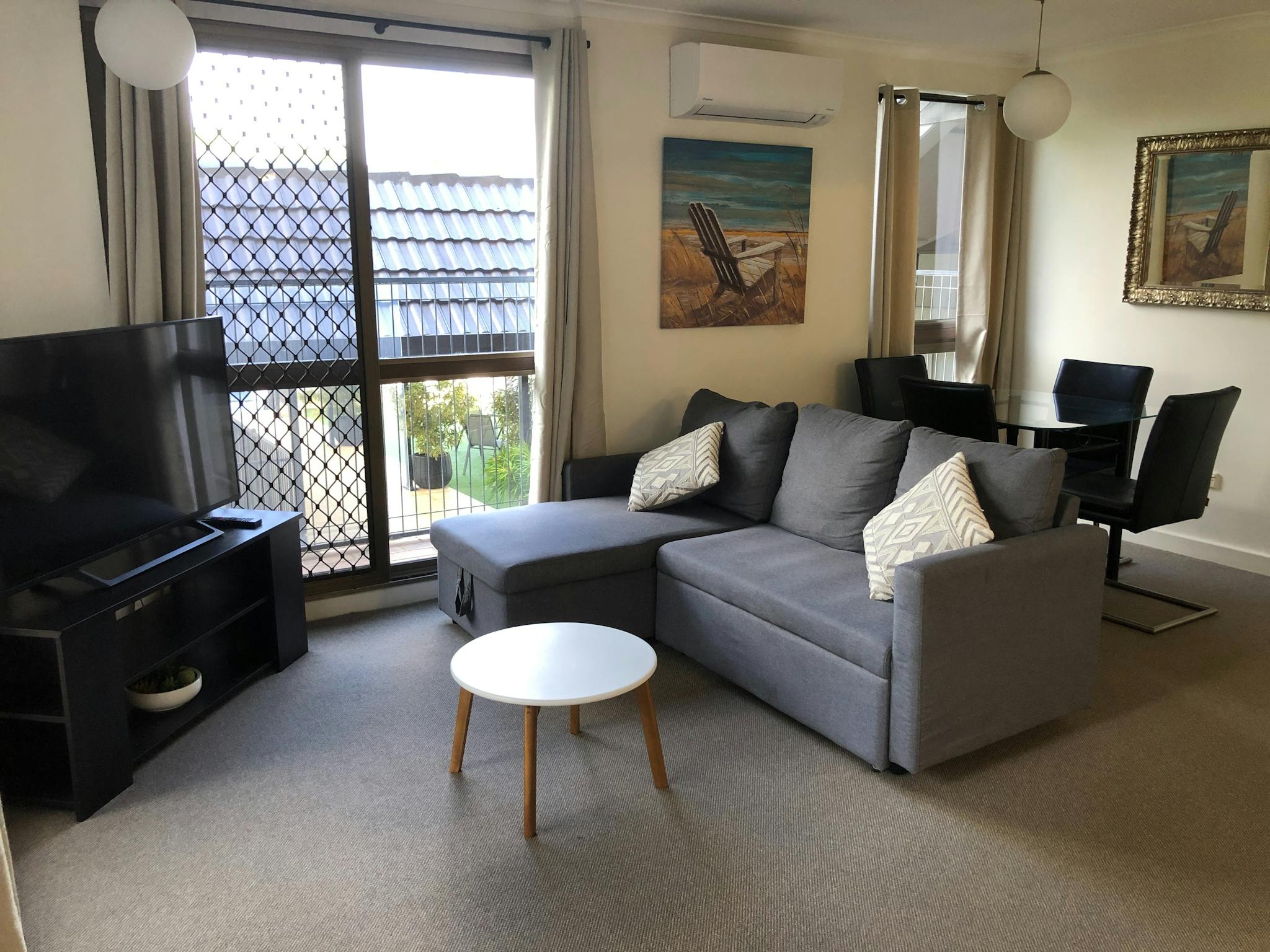 Lounge/Dining room Lounge/Dining room