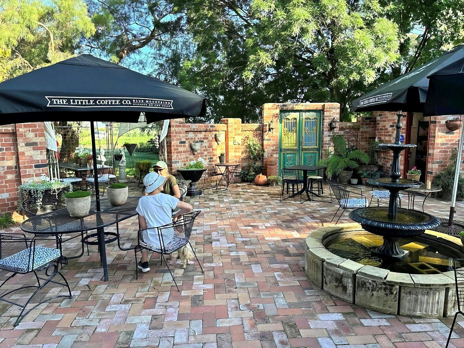 배서스트 리버 카페