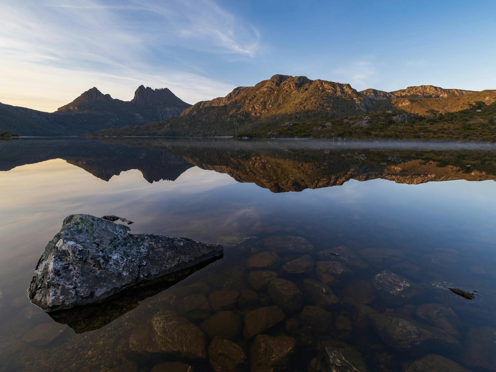 Cradle Mountain and Dove Lake at dawn