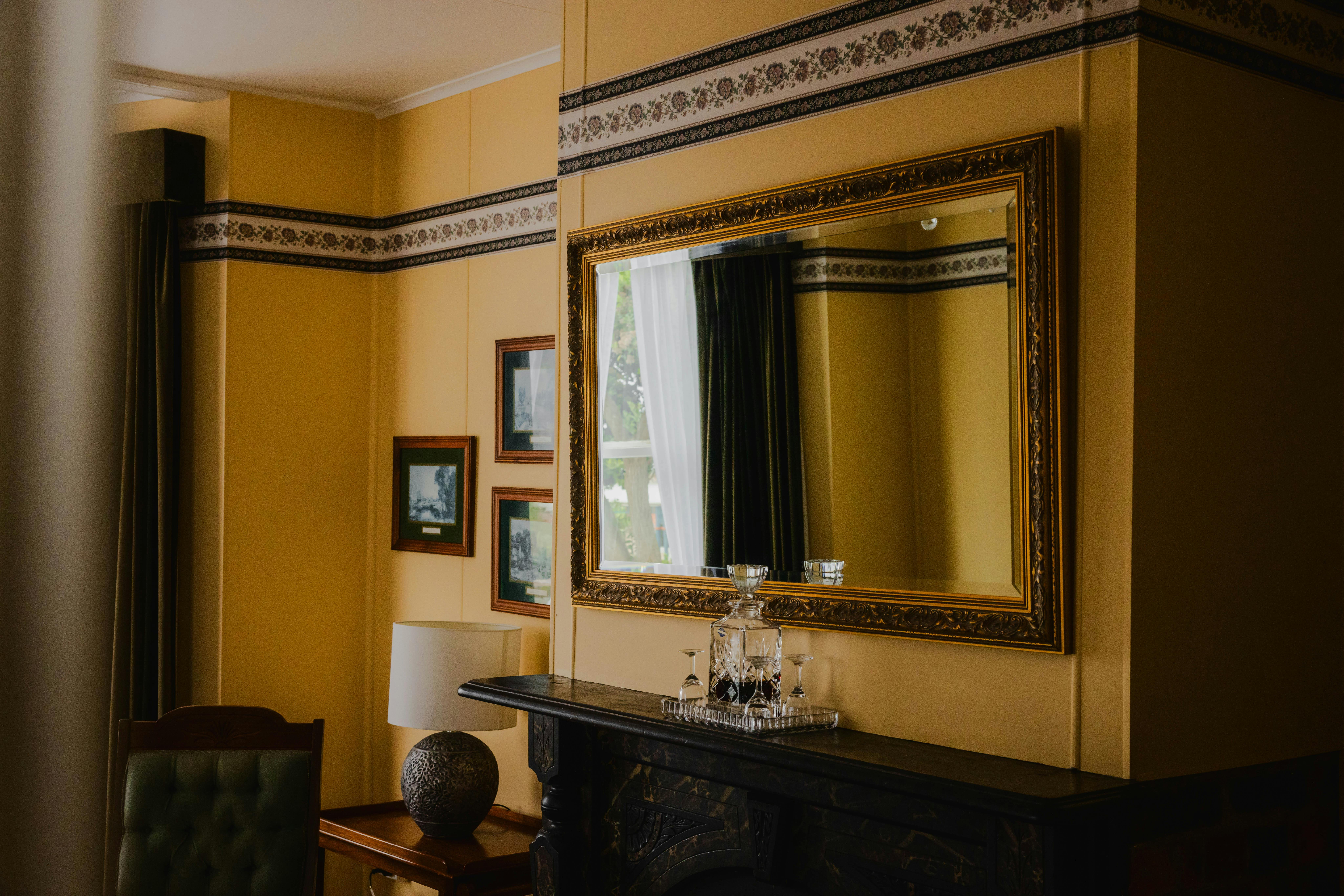 2nd lounge room, electric wood fire, complimentary port