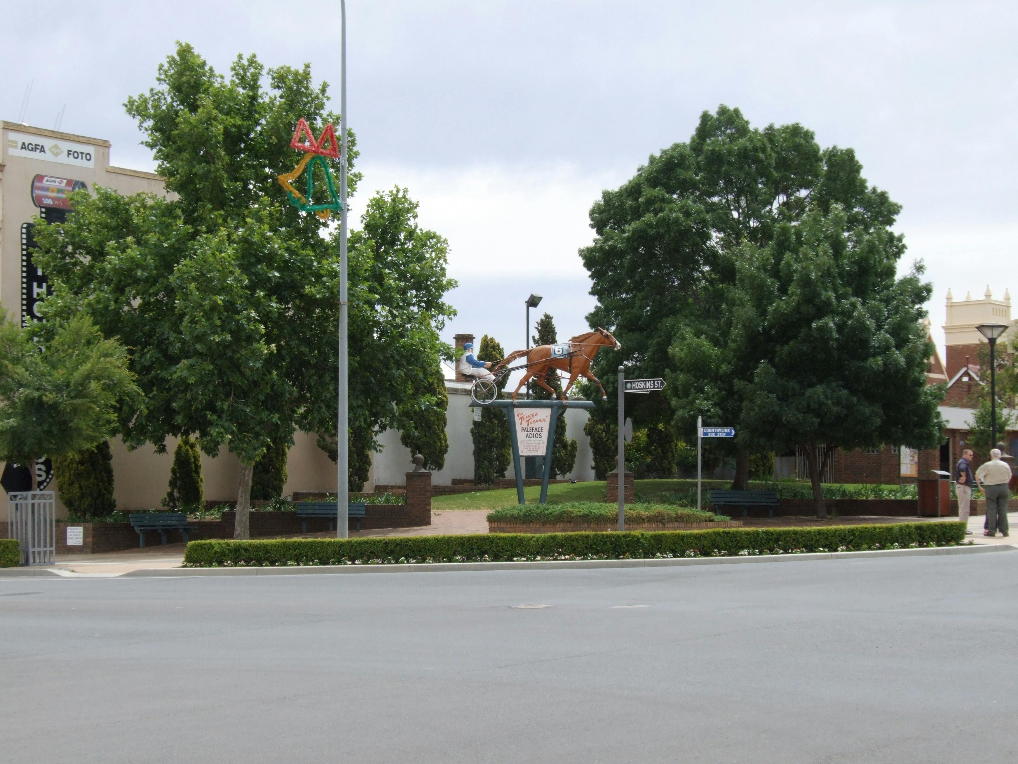 Paleface Adios Statue