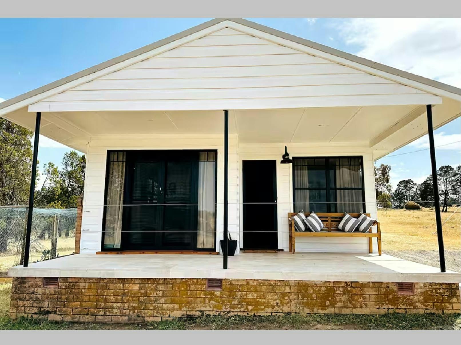 picture of the outside of Mulberry Cottage