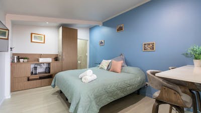 Le Roi Burrow luxury king size bed