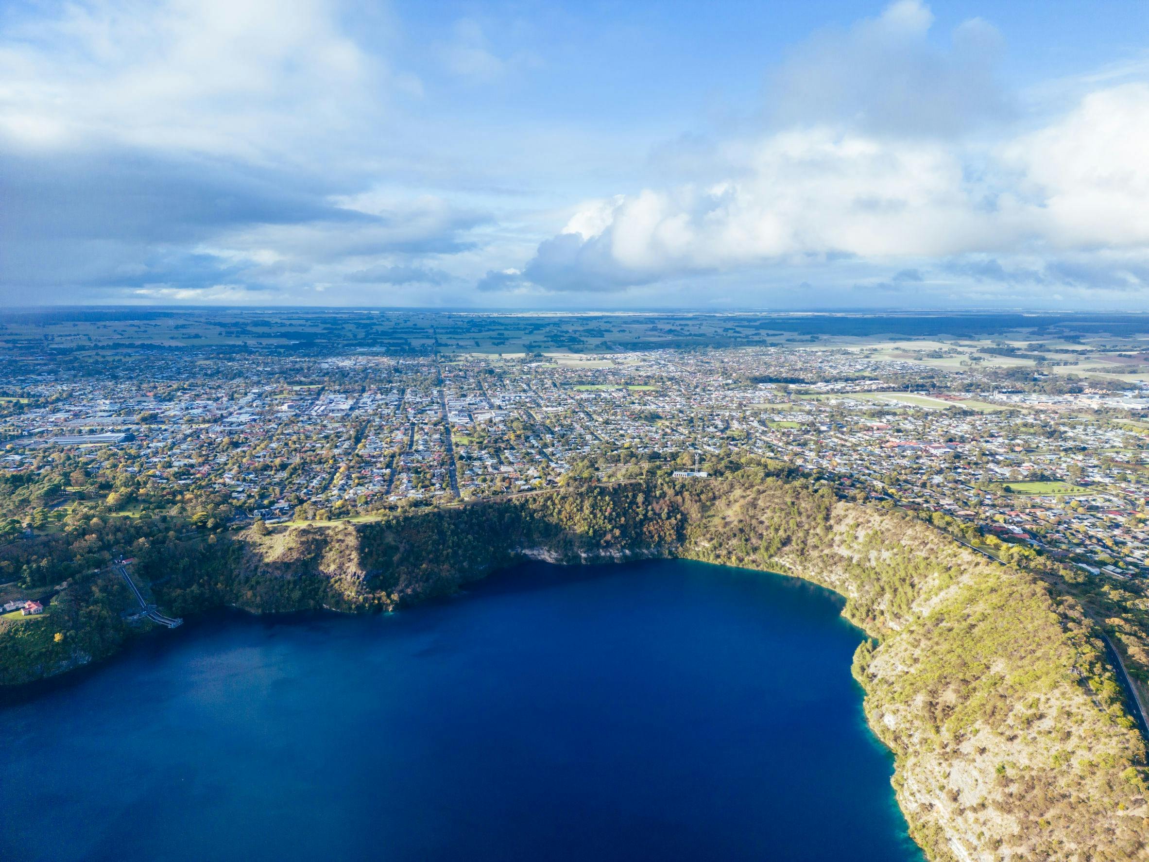 Sunny Oasis & The Shipwreck Coast