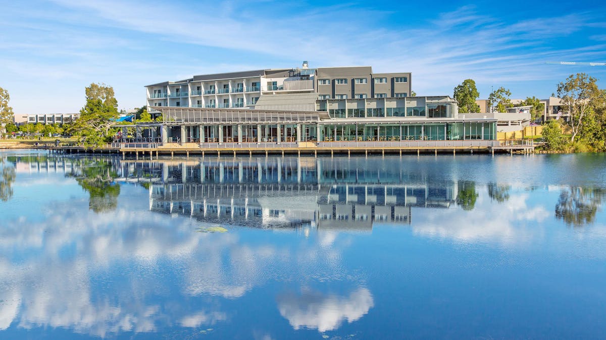 Best Western Plus North Lakes, Exterior