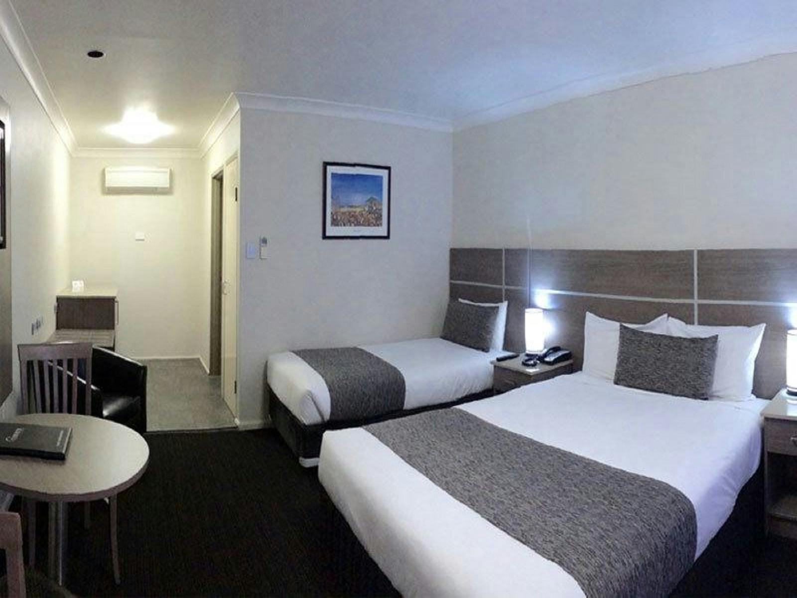 Premier Twin Suite
