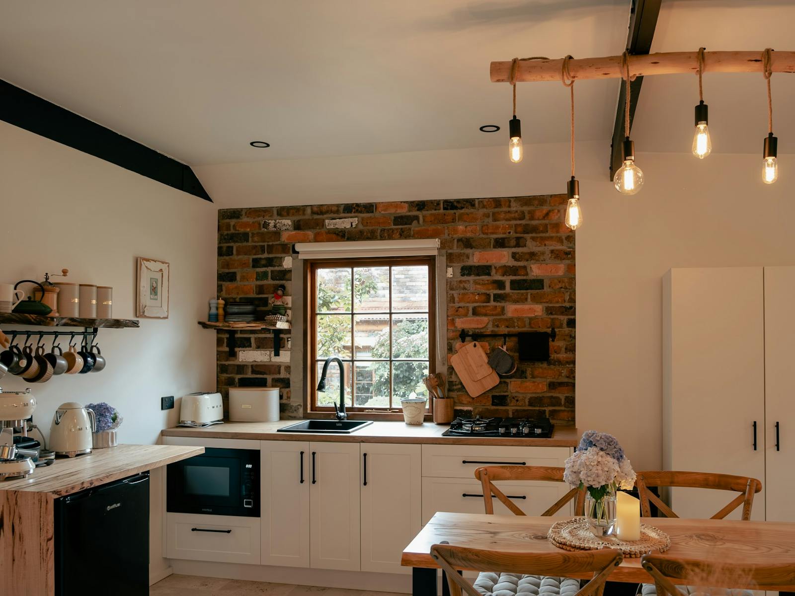 kitchen & Dining