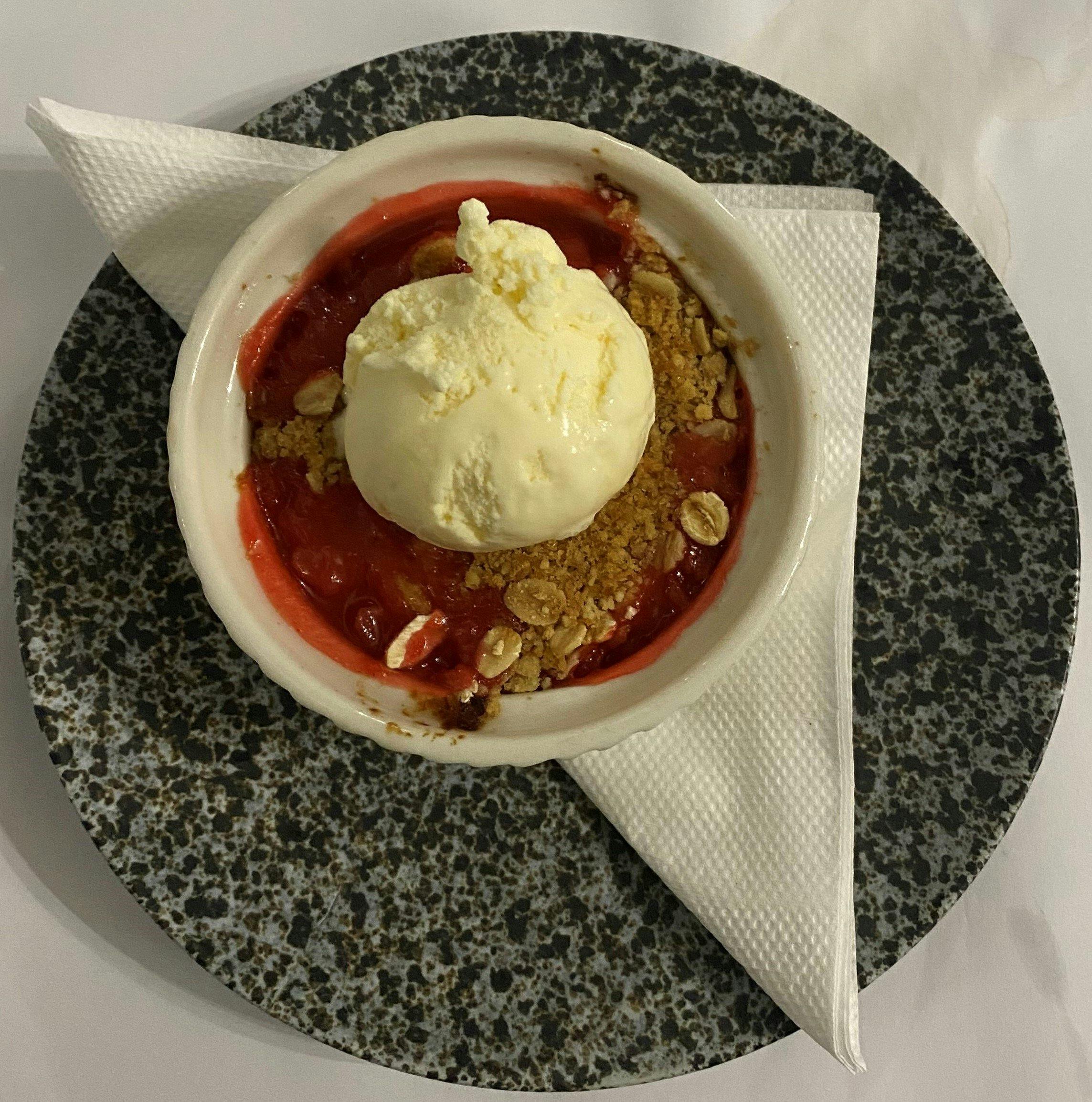 アップル＆ルバーブのクランブル