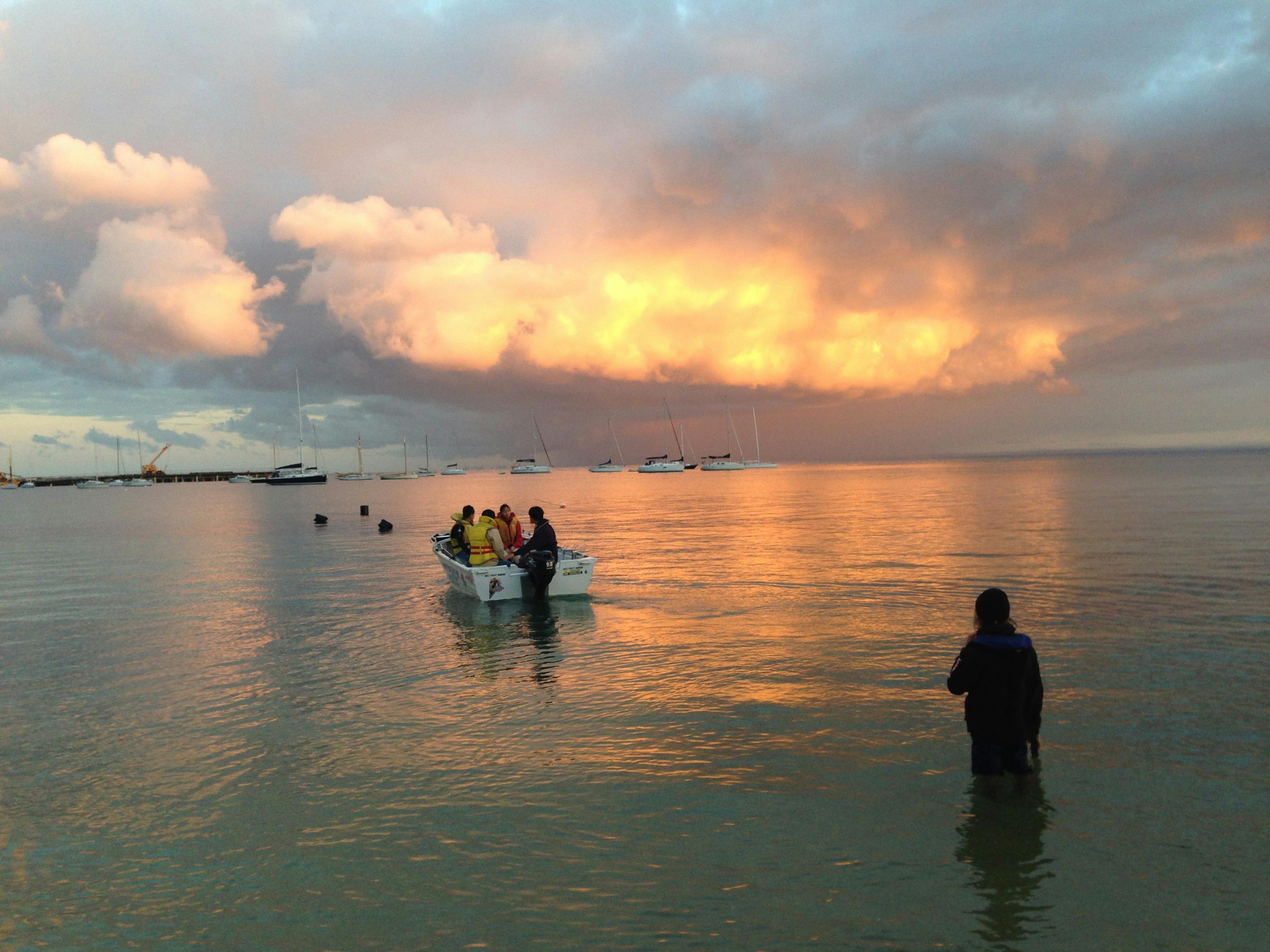 early morning snapper fishing trip Mornington. Self drive fishing charter, no boat licence required