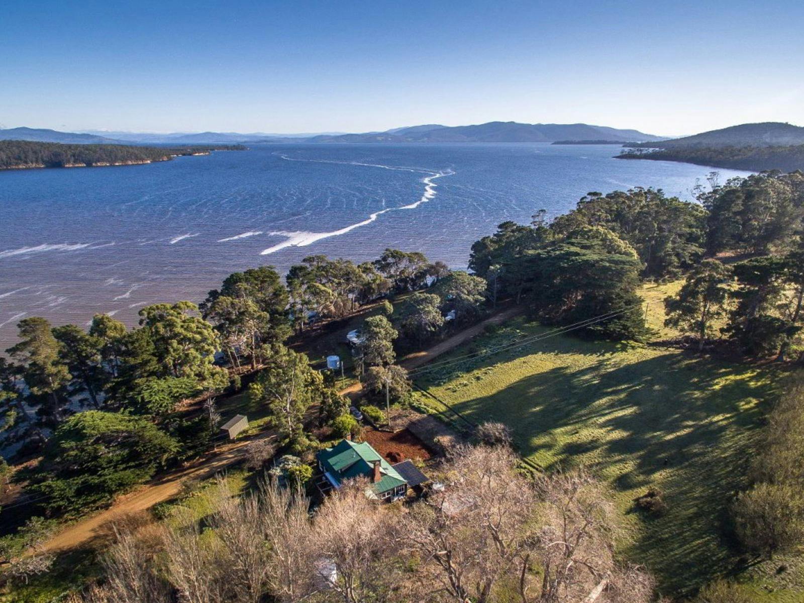 Historic cottage stargazing and premium wine