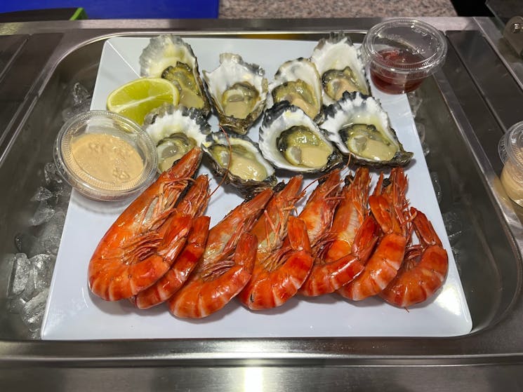 Oyster and prawn plate with sauces