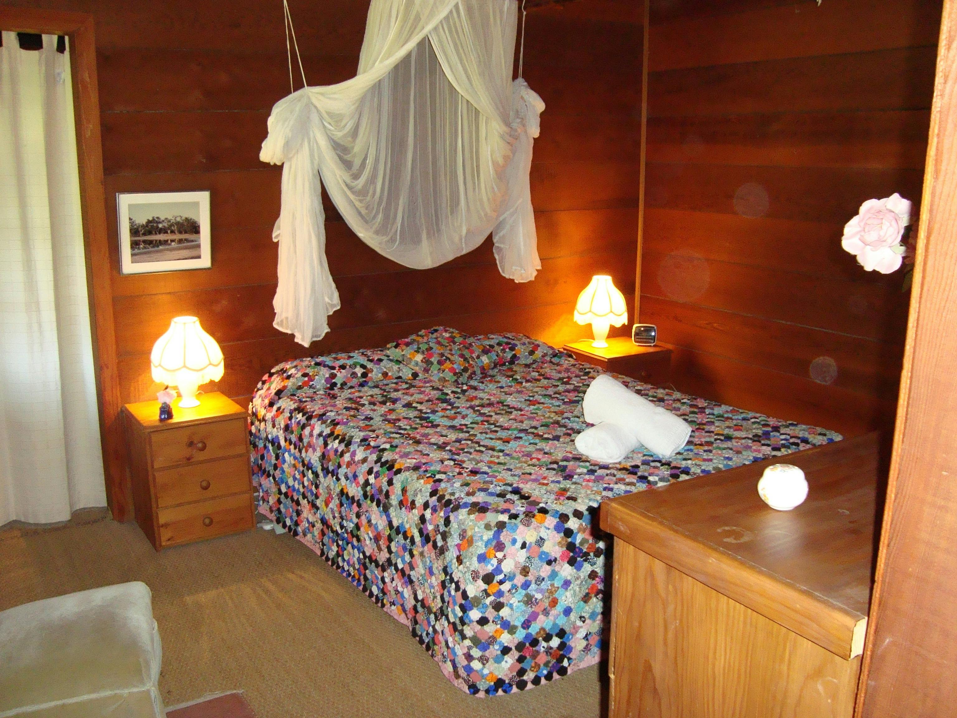 この人里離れた歴史的なコテージで街を脱出