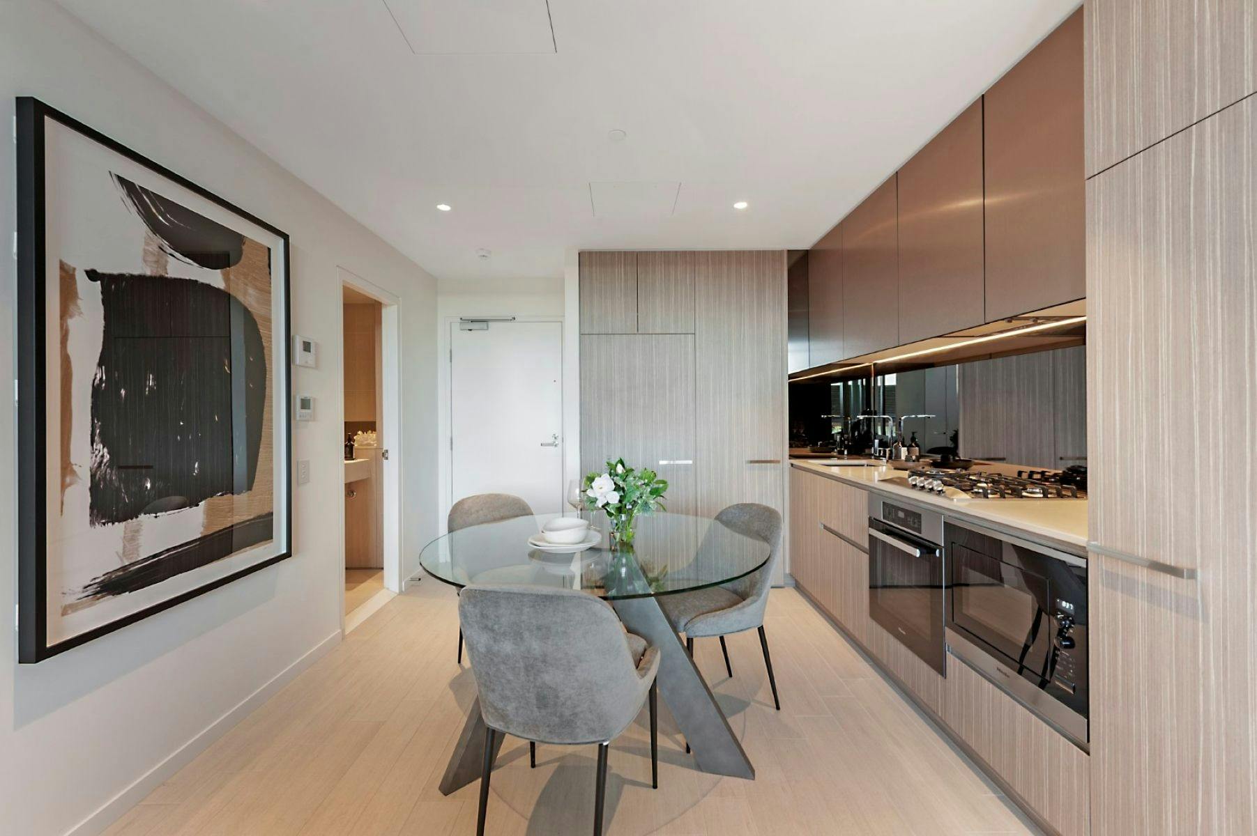 公寓廚房和餐廳