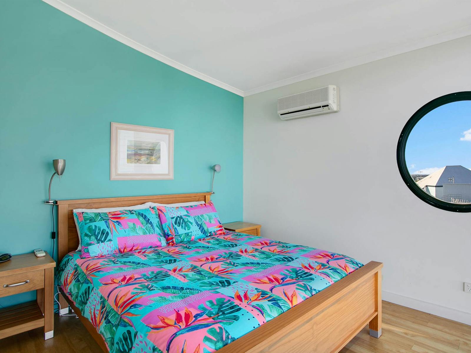 Architect Designed Spectacular Beachhouse with Sweeping Views