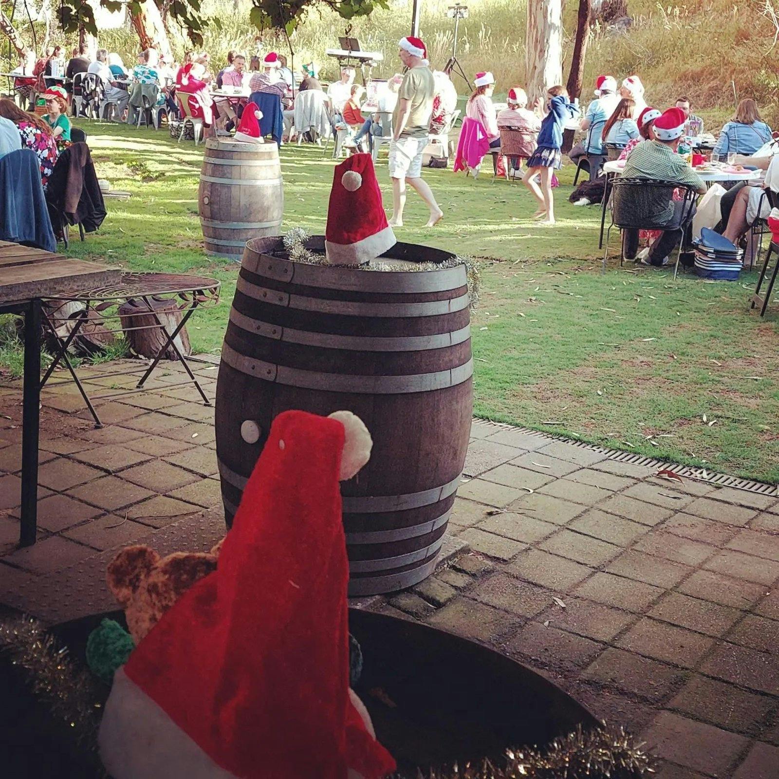 christmas carols @ sinclairs gully