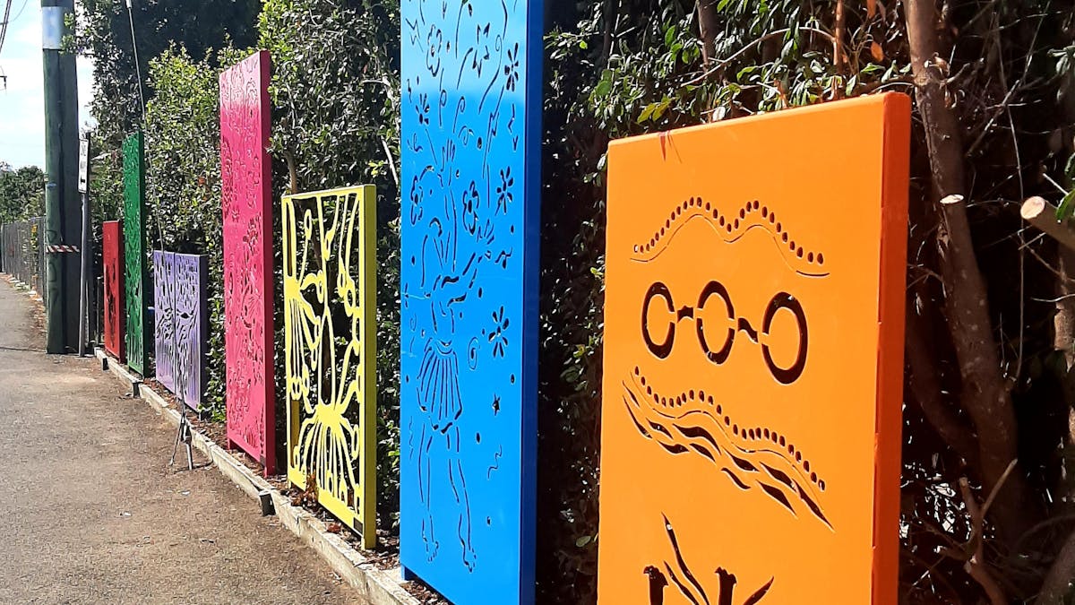 Coloured screens in Bowen Lane Goondiwindi