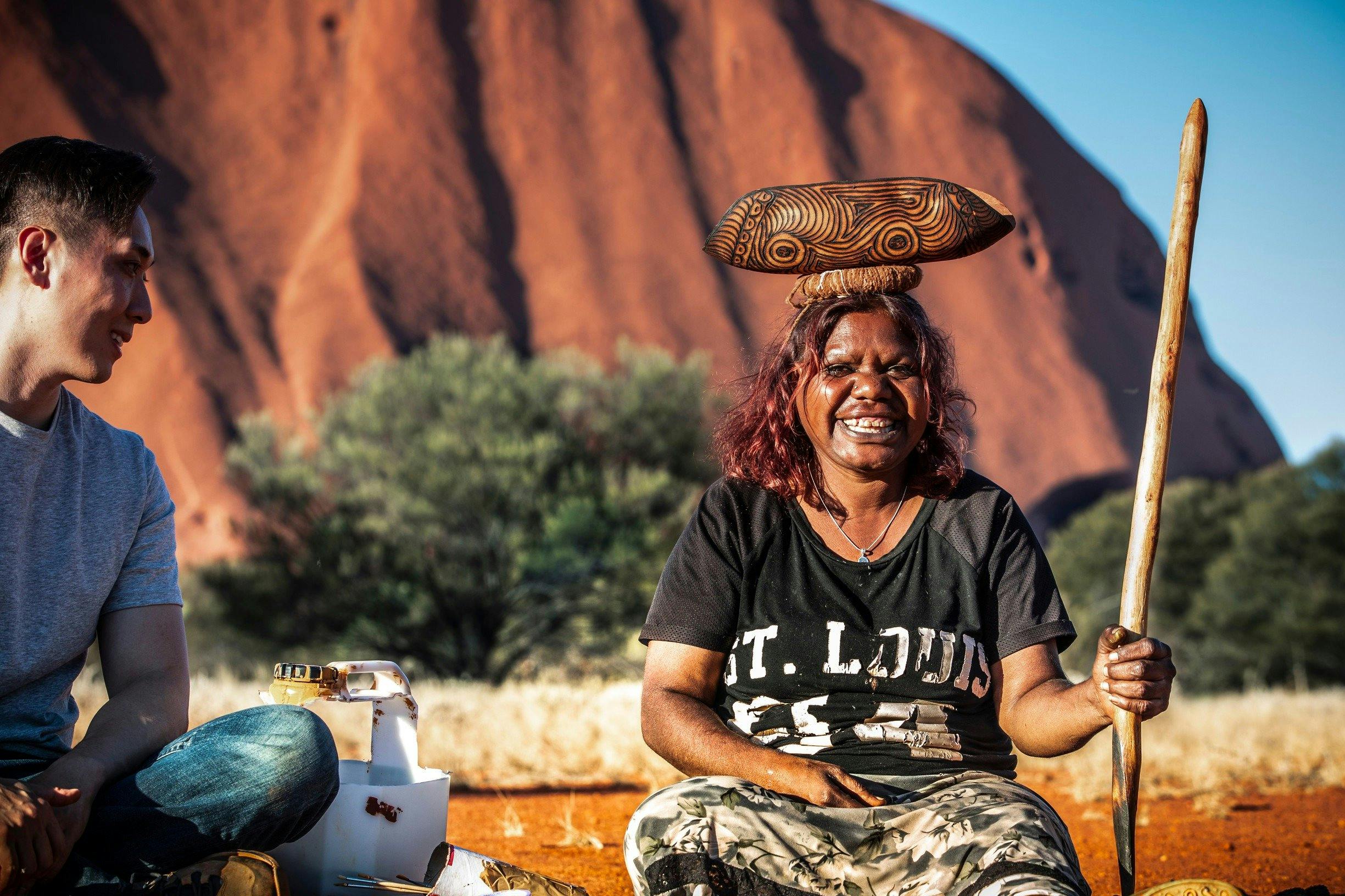 Cultural experience at Uluru with Maruku Arts
