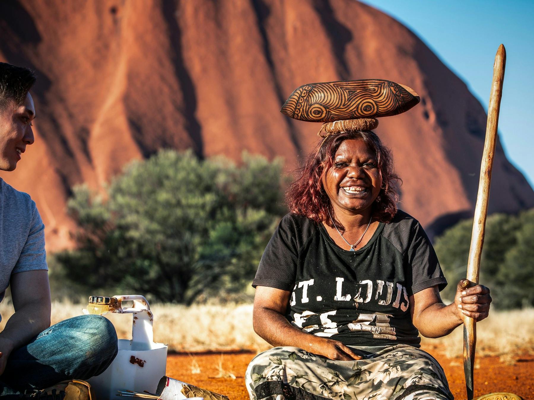 Cultural experience at Uluru with Maruku Arts