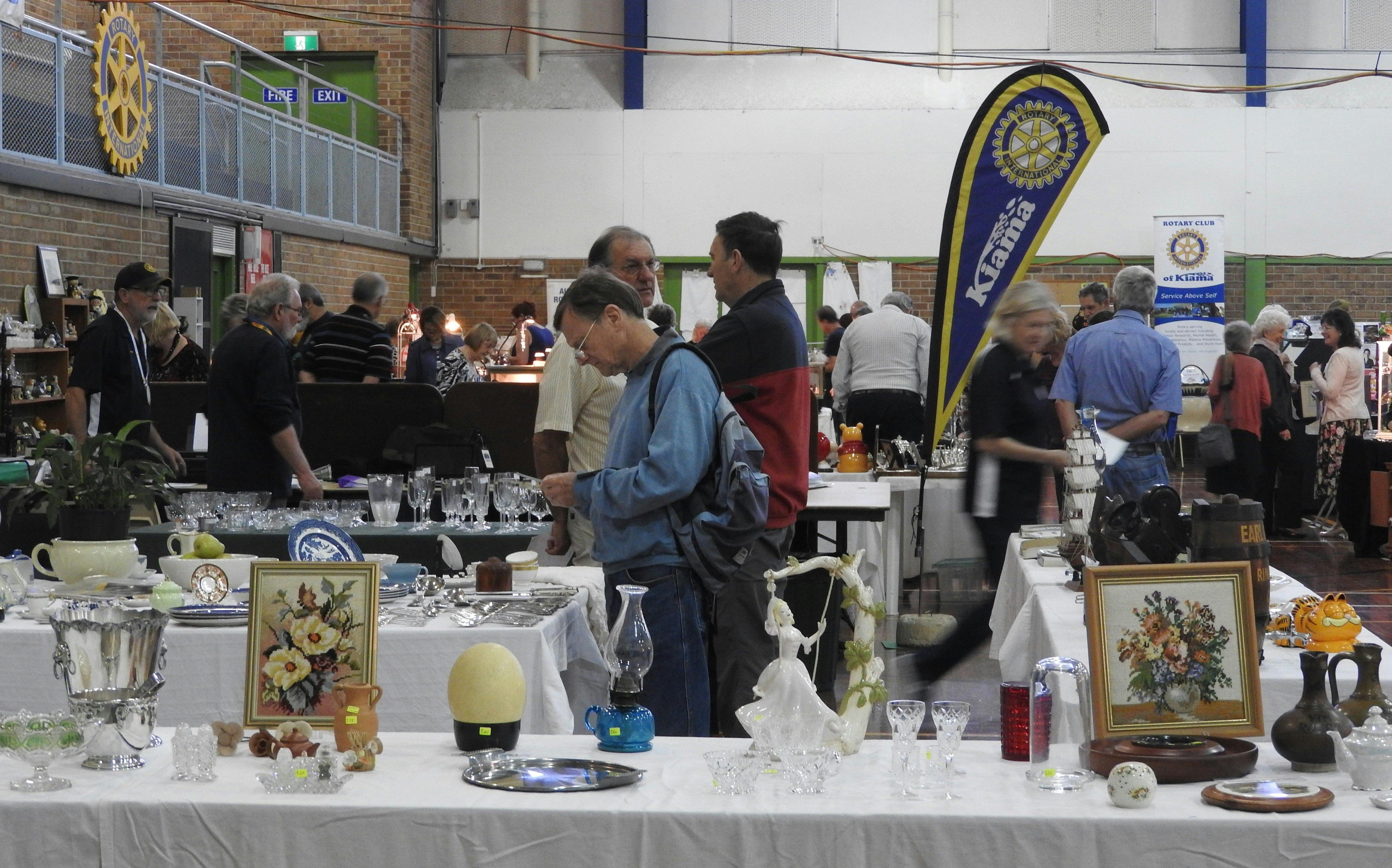 Antiques and Retro Fair in Kiama NSW Holidays & Things