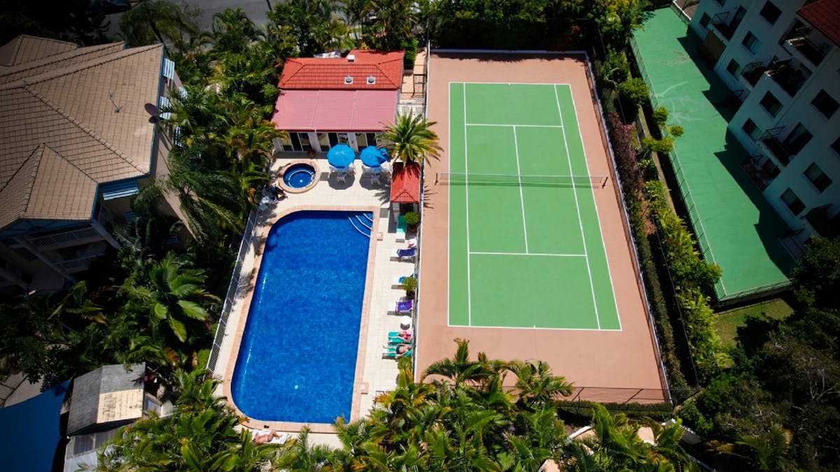 Surf Parade Resort - Fantastic Couples Getaway in the Heart of the Goldie