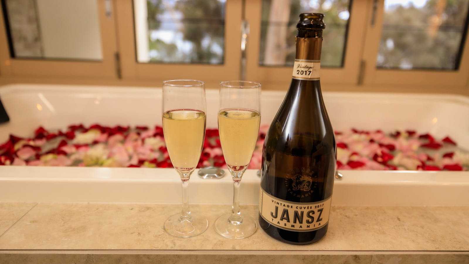 Full size bath with ocean views