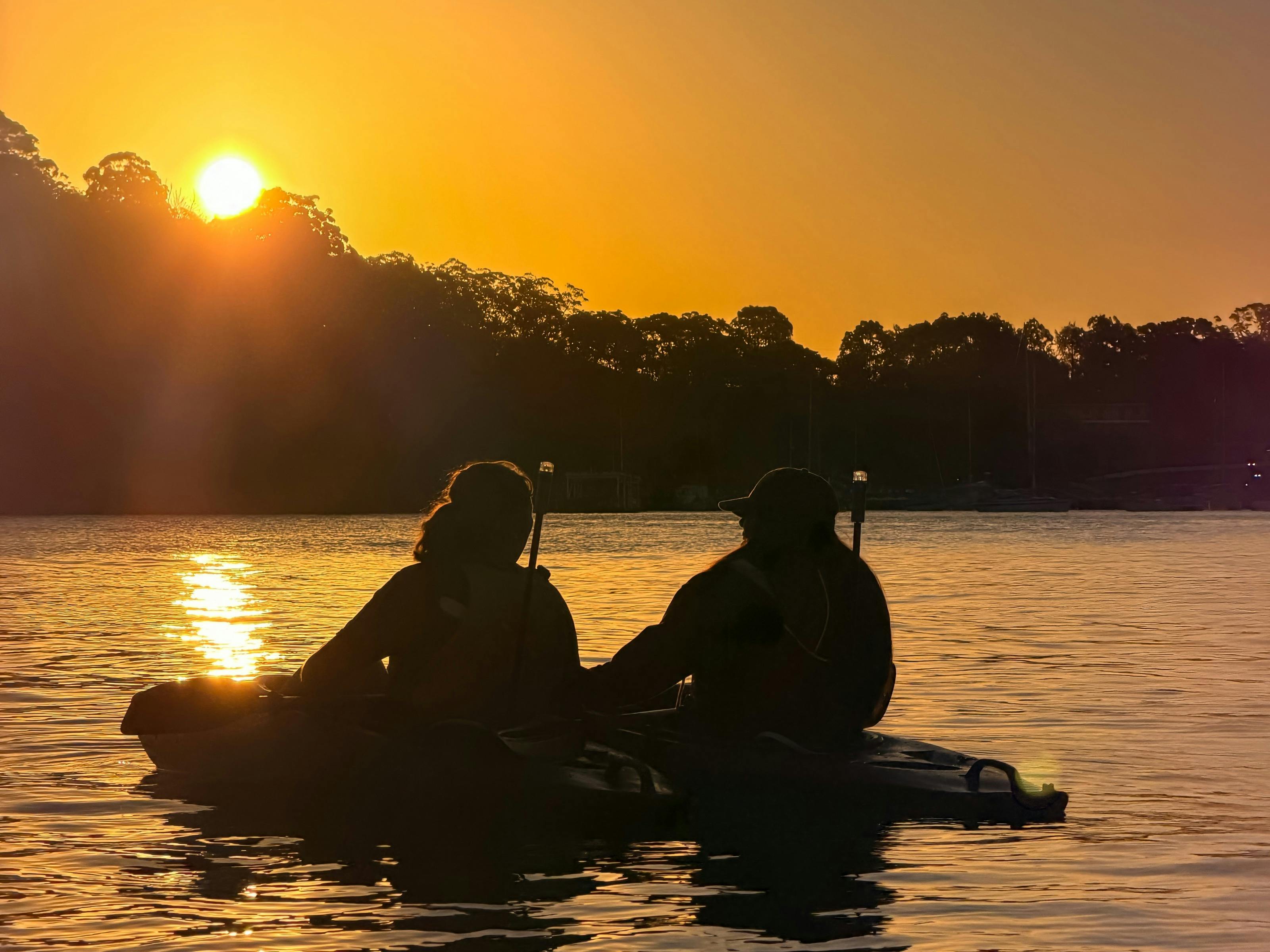 Sydney By Kayak takes all levels of kayakers to enjoy the best sunsets on Sydney Harbour.