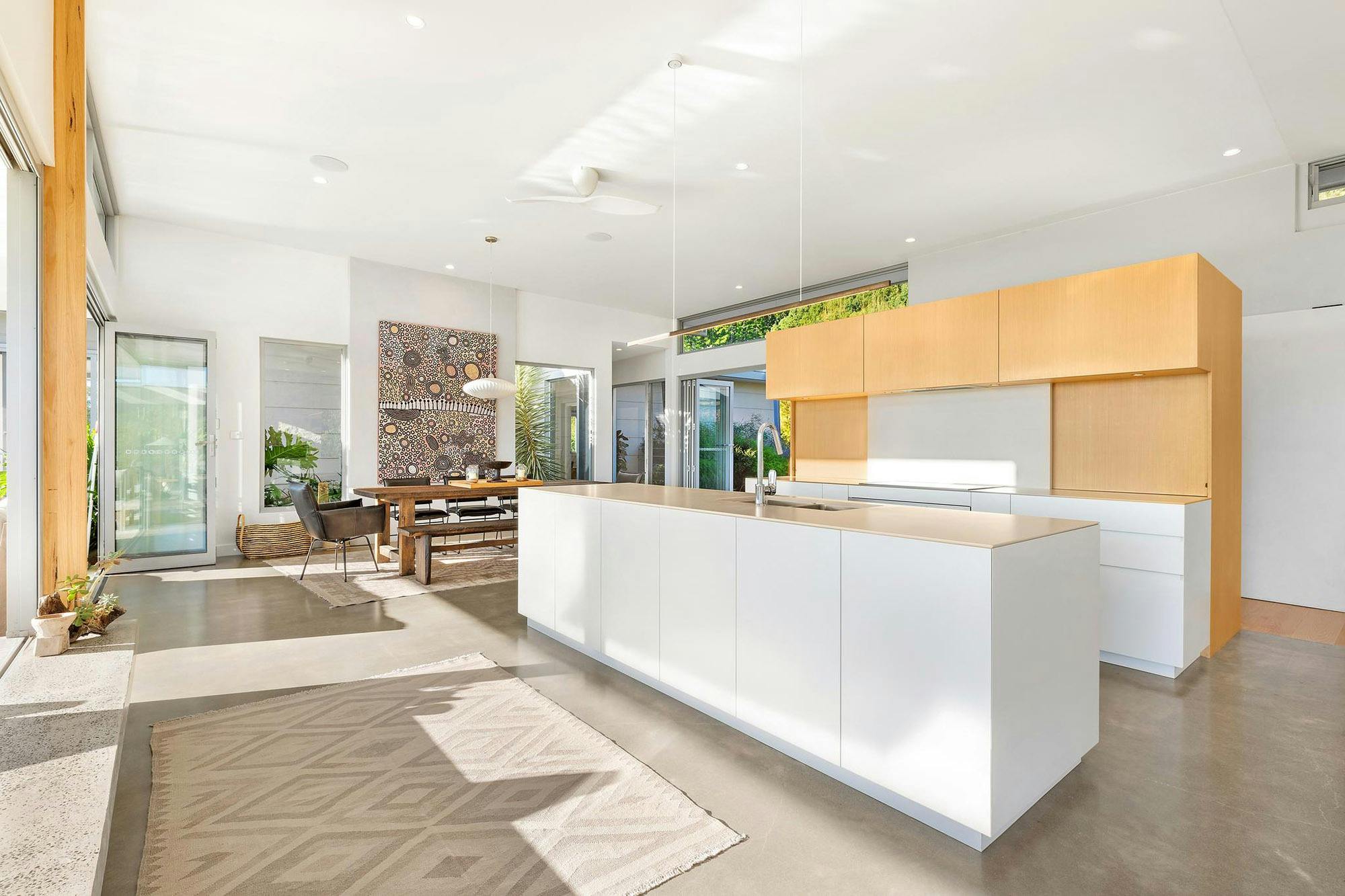 The Springs - Byron Bay - Kitchen and Dining Area