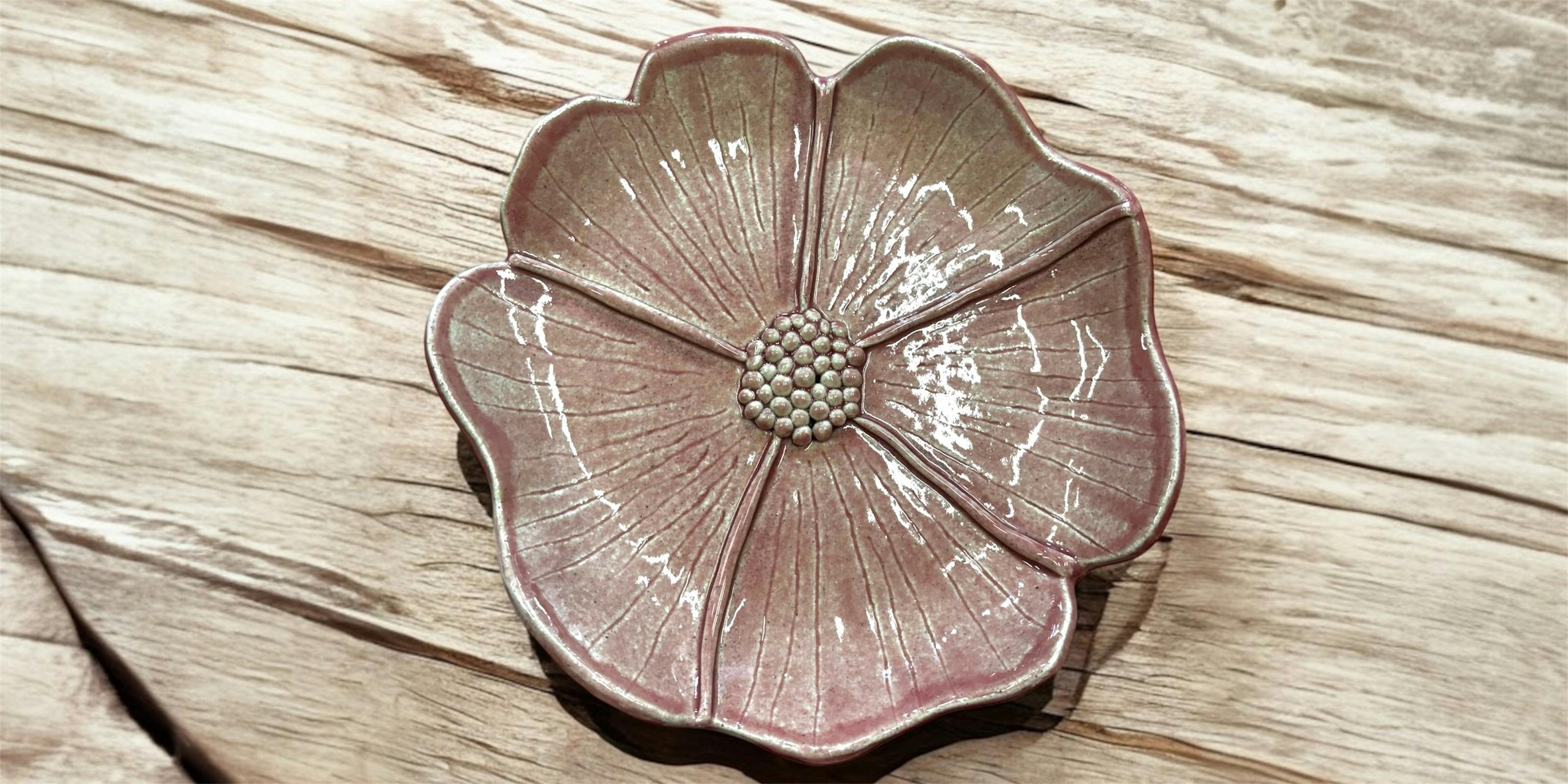 Blossom curve bowl in a plum glaze