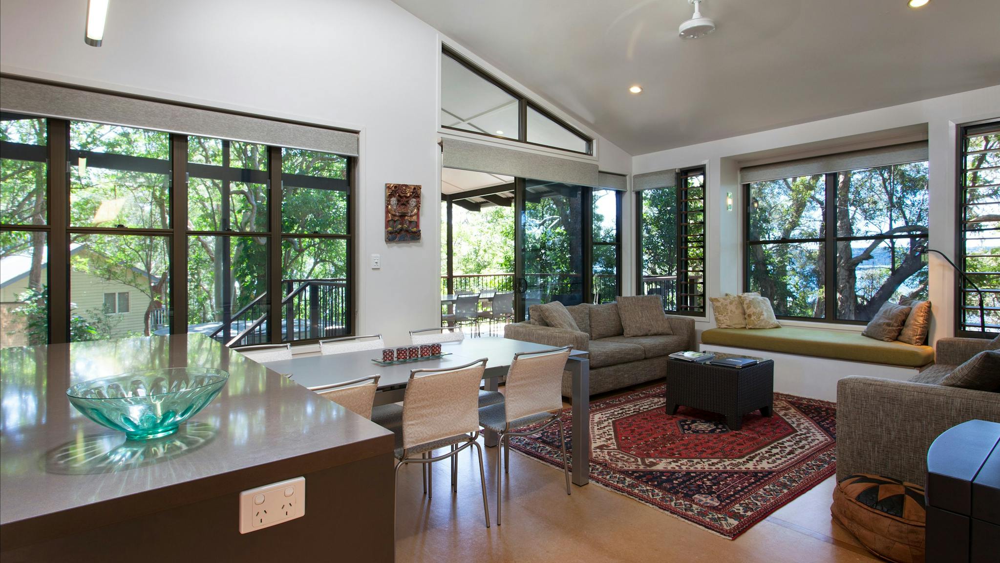 Deluxe Lakehouse - Buena Vista (Lounge) Deluxe Lakehouse - Buena Vista (Lounge)