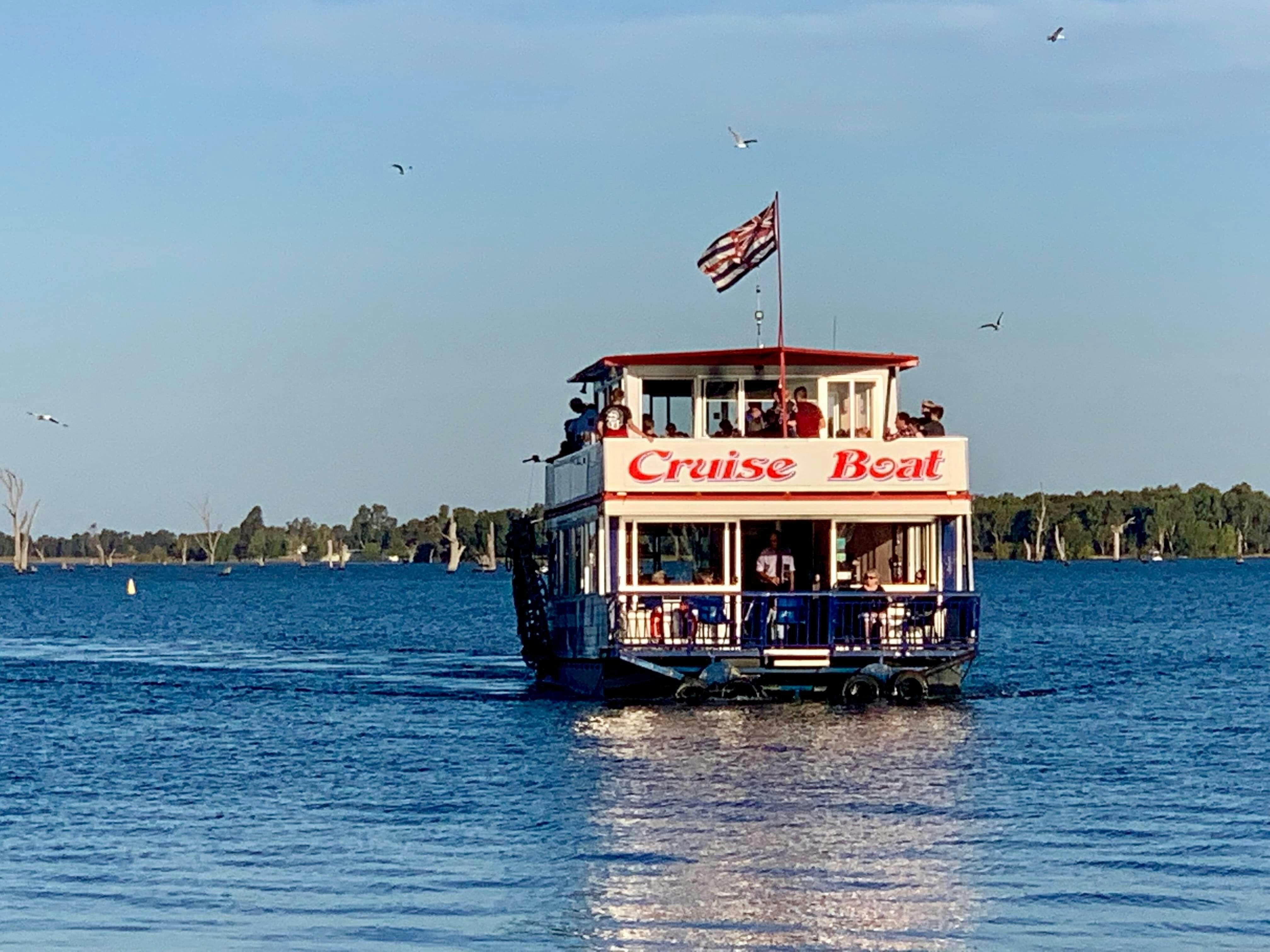 Paradise Queen making way