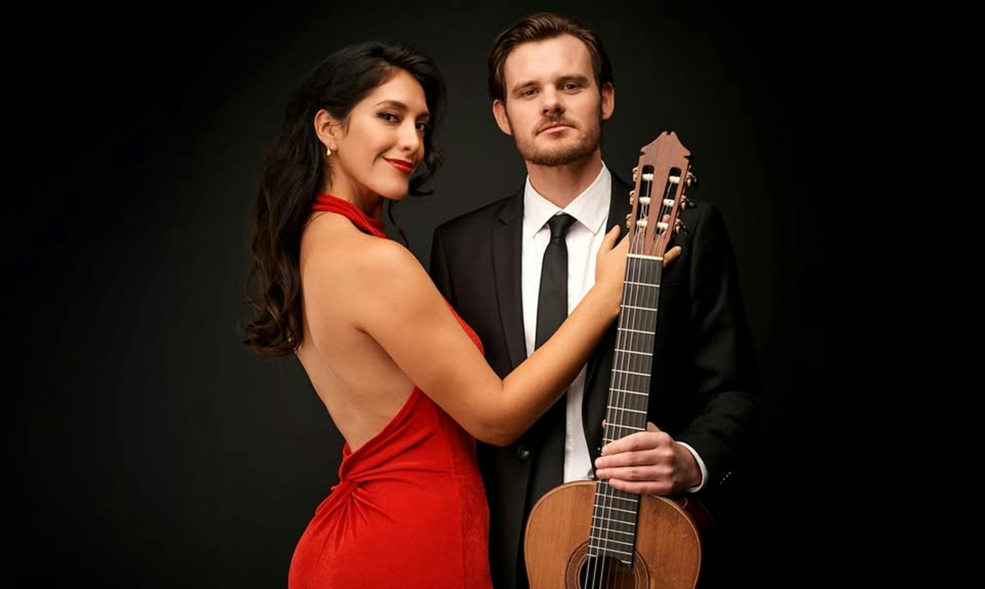 Andrew Blanch guitarist with singer Maria Eugenia Nieva