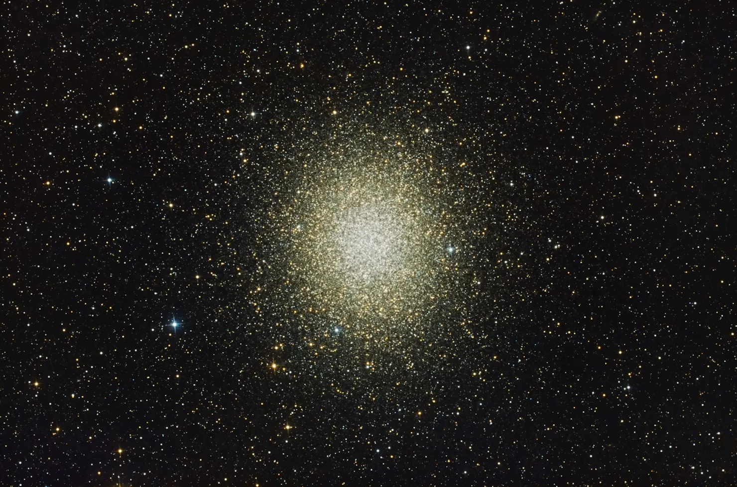 An image of the Omega Centauri Globular Cluster shot from within the Sunshine Coast Hinterland.