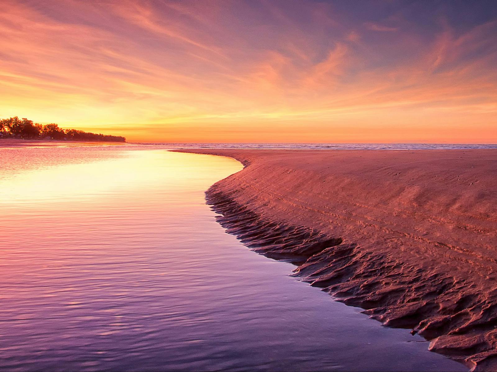Saunders Beach