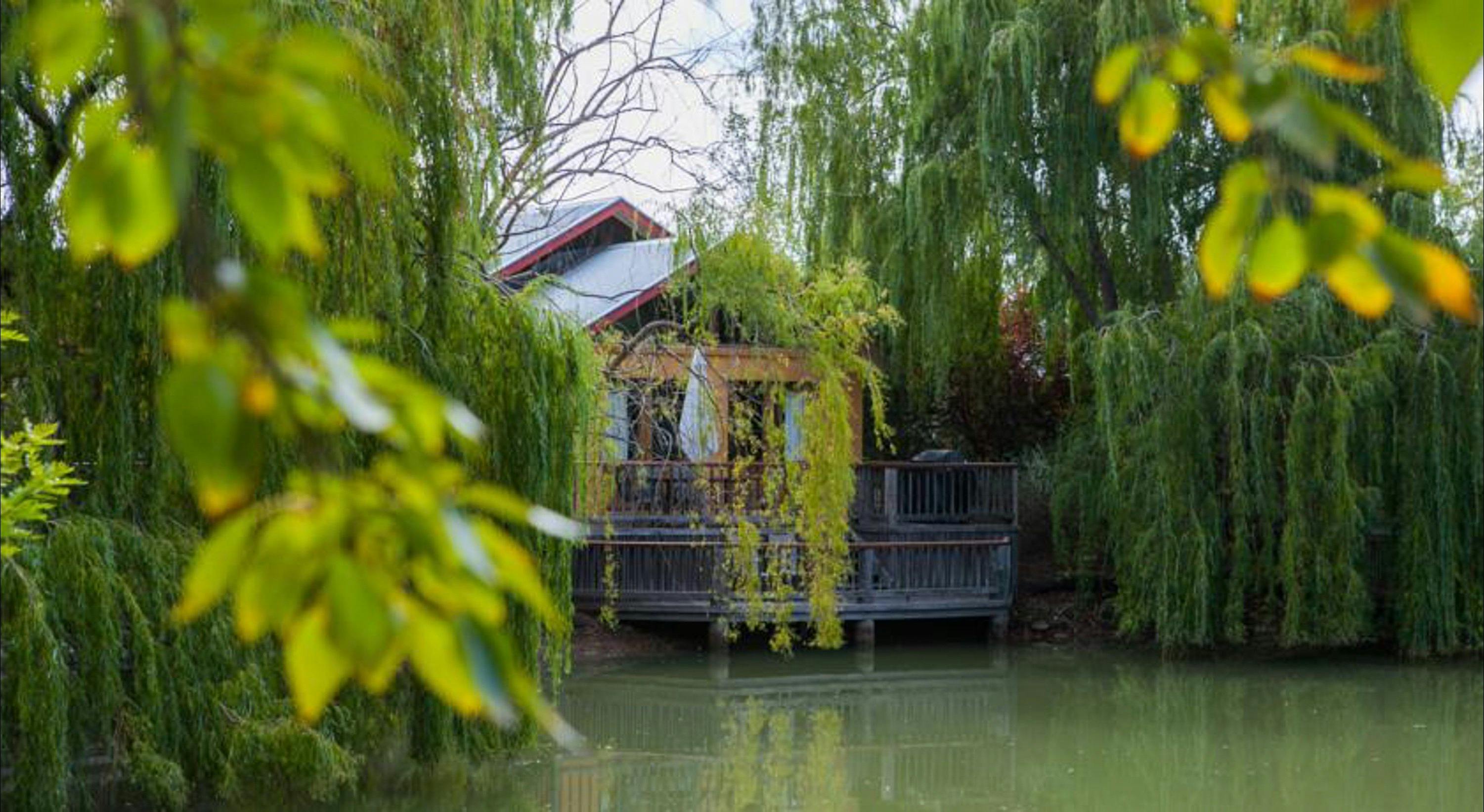 Lakeside Villa at Perricoota Vines Retreat