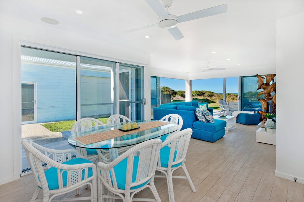 Middle Rock Beach House – Absolute Beach Front