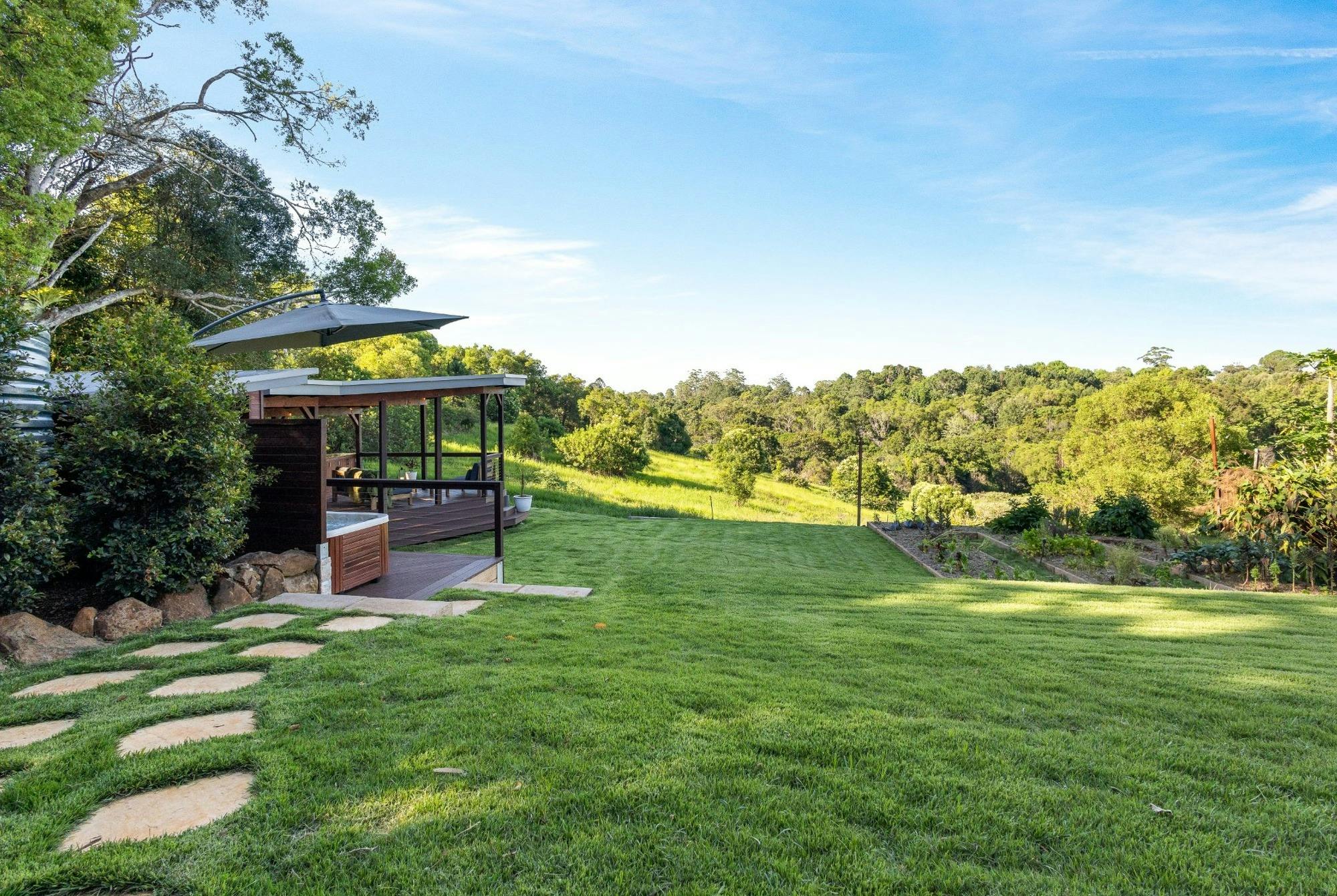 The Range sits perched in the Montville hinterland, surrounded by lush gardens and open valley views