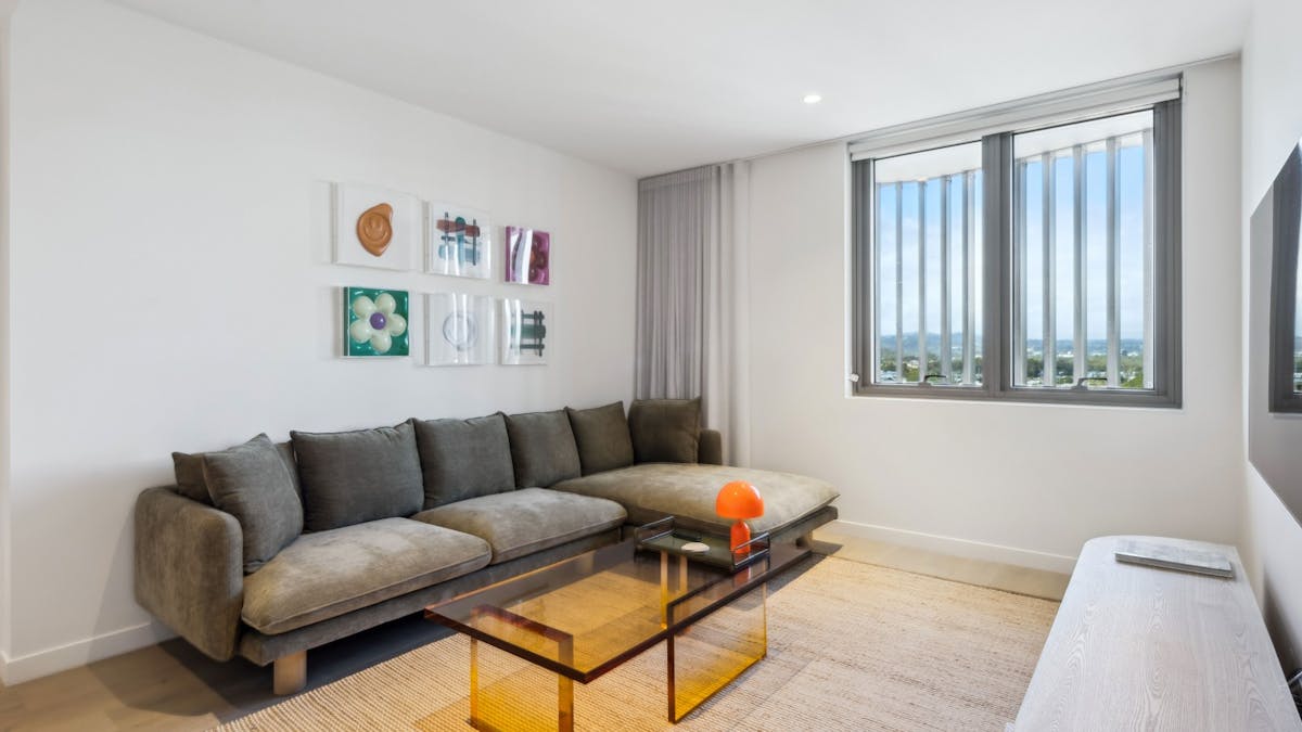 3 Bedroom unit in Burleigh - Lounge