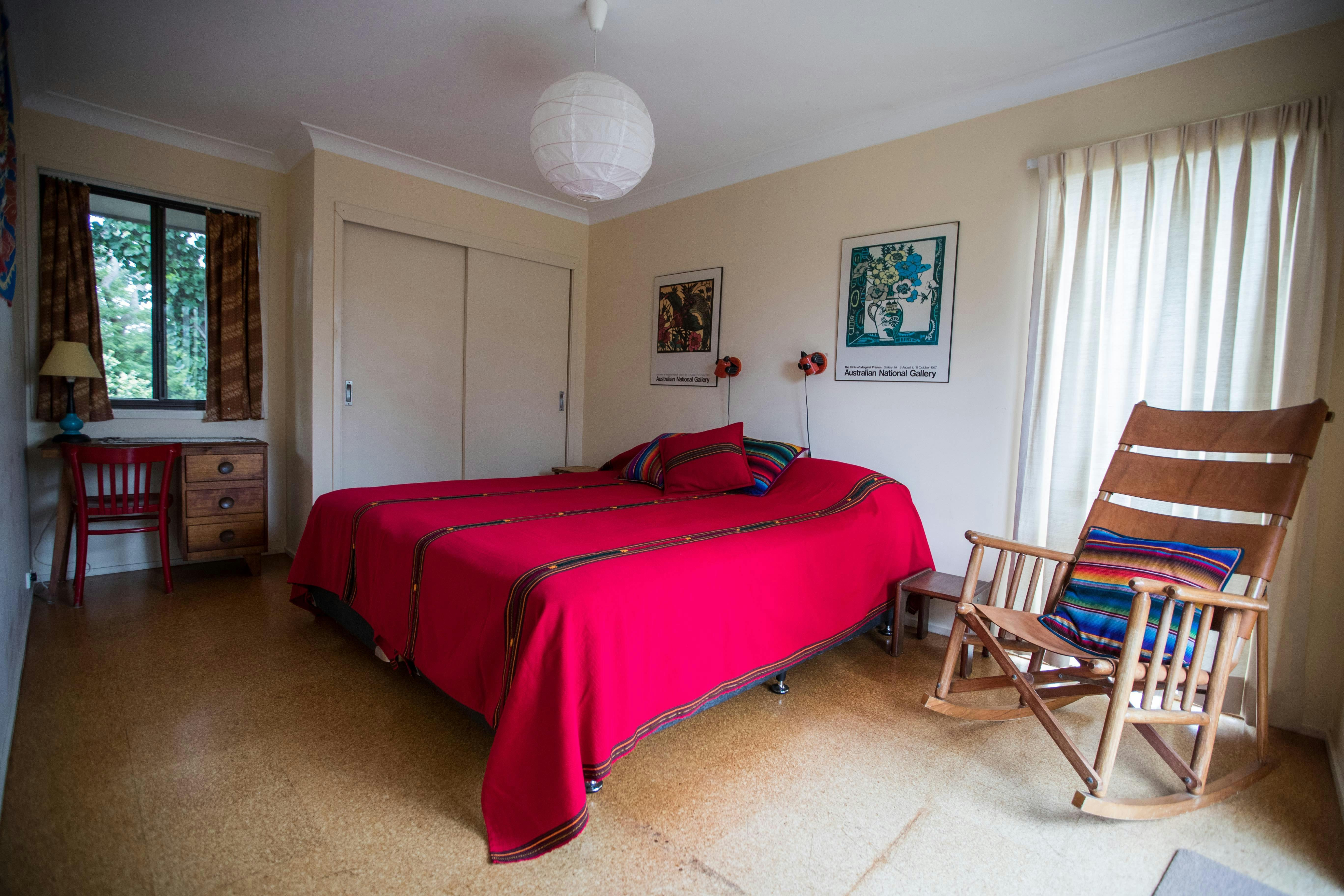 End bedroom with a king bed which can be changed into two king singles if preferred