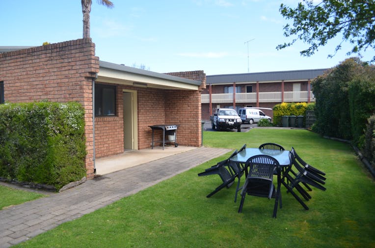 Arkana Motor Inn & Terrace Apartments
