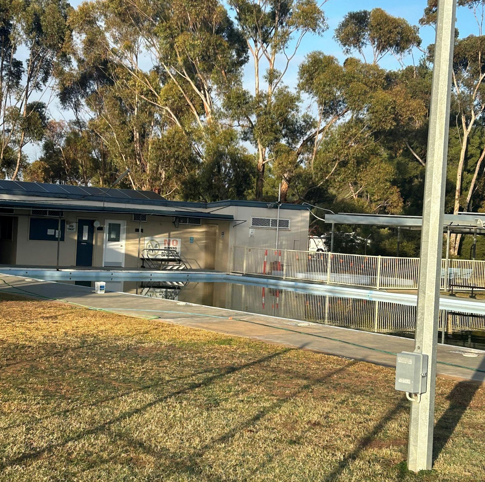Gladstone Community Swimming Pool