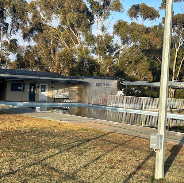 Gladstone Community Swimming Pool