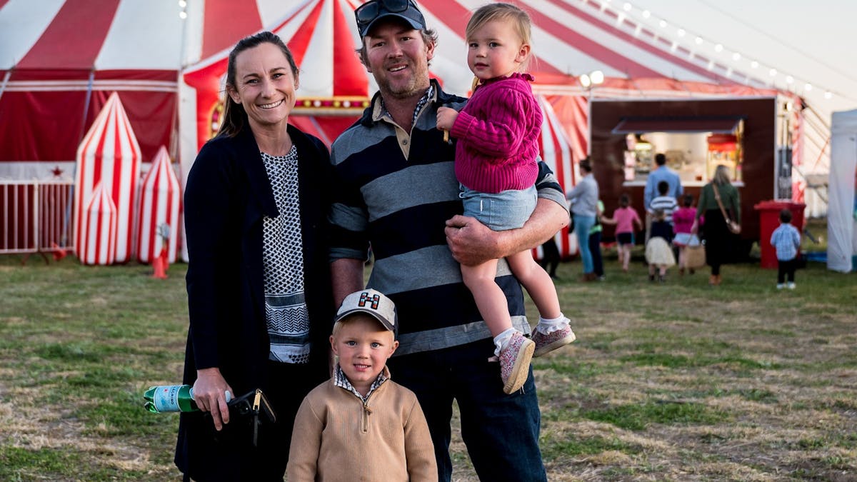 Blackall-Tambo Circus
