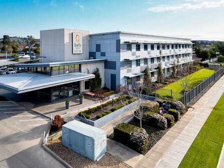 Quality Hotel Rules Club exterior in Wagga Wagga