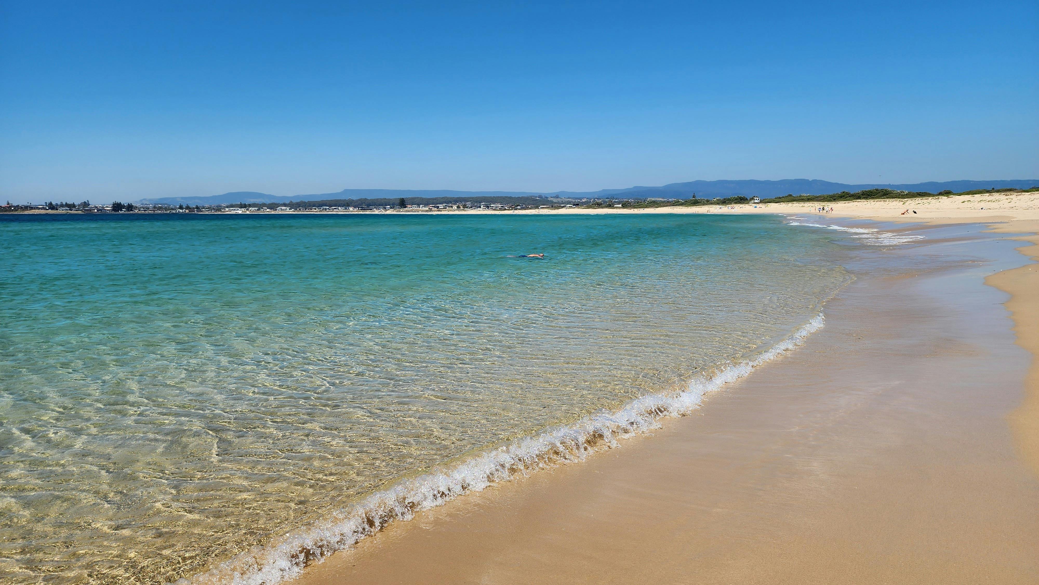 Warilla Beach: Shellharbour