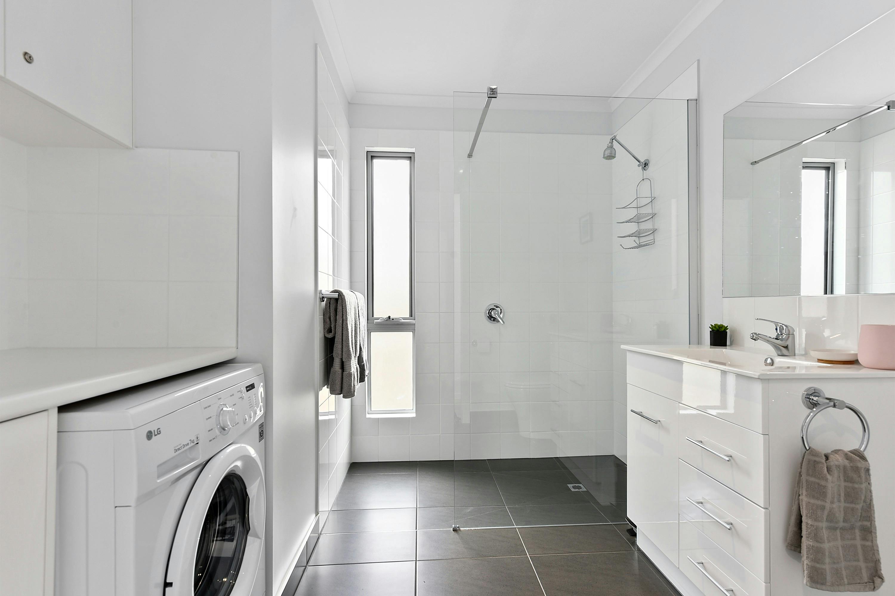 The wesley internal_bathroom