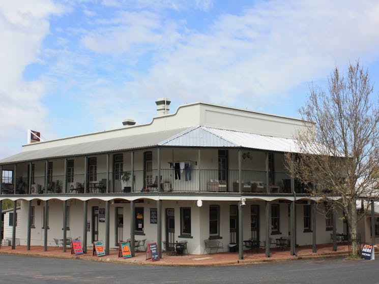 Bowning Hotel