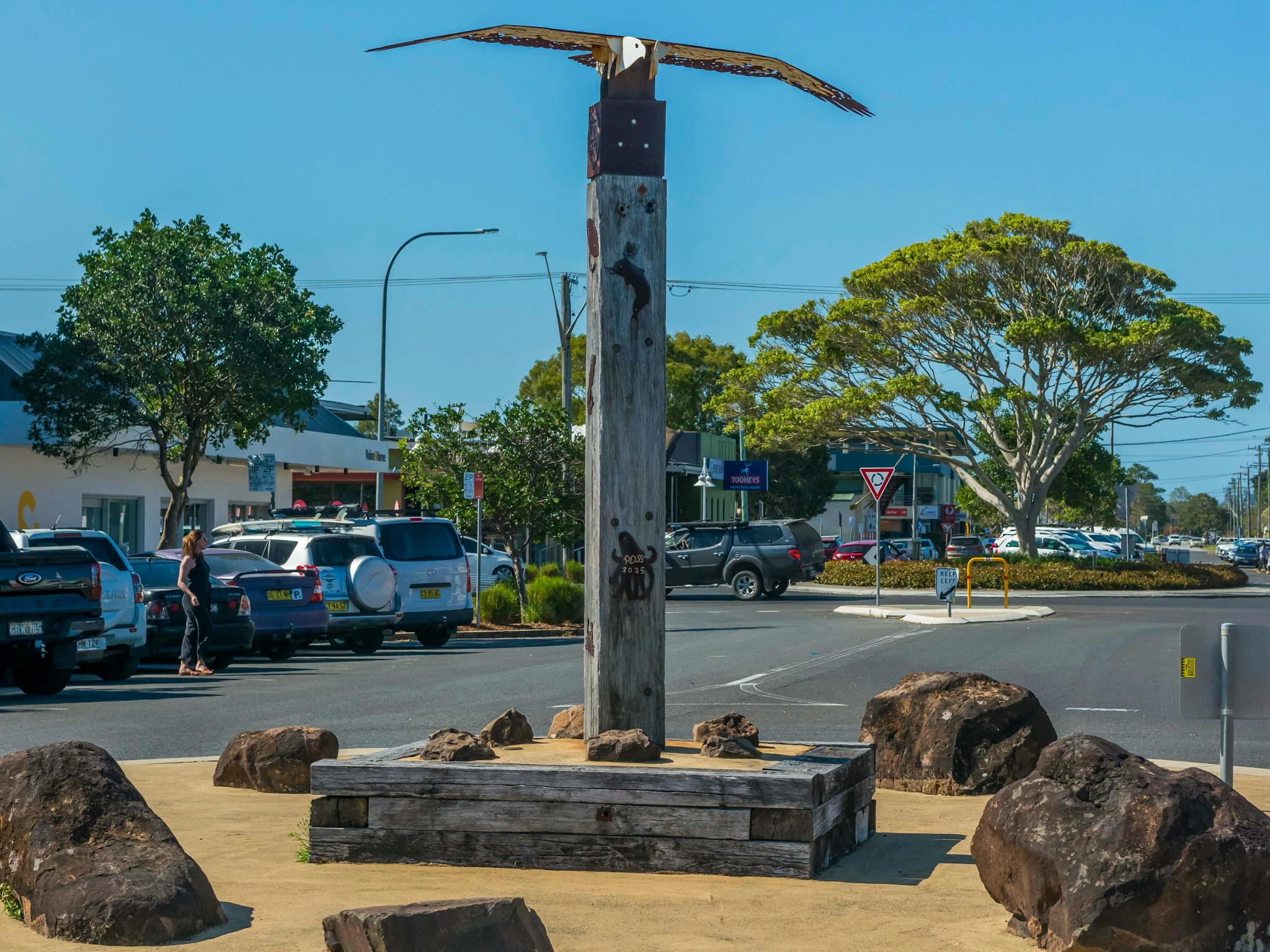 sea eagle sculpture located on roundabout