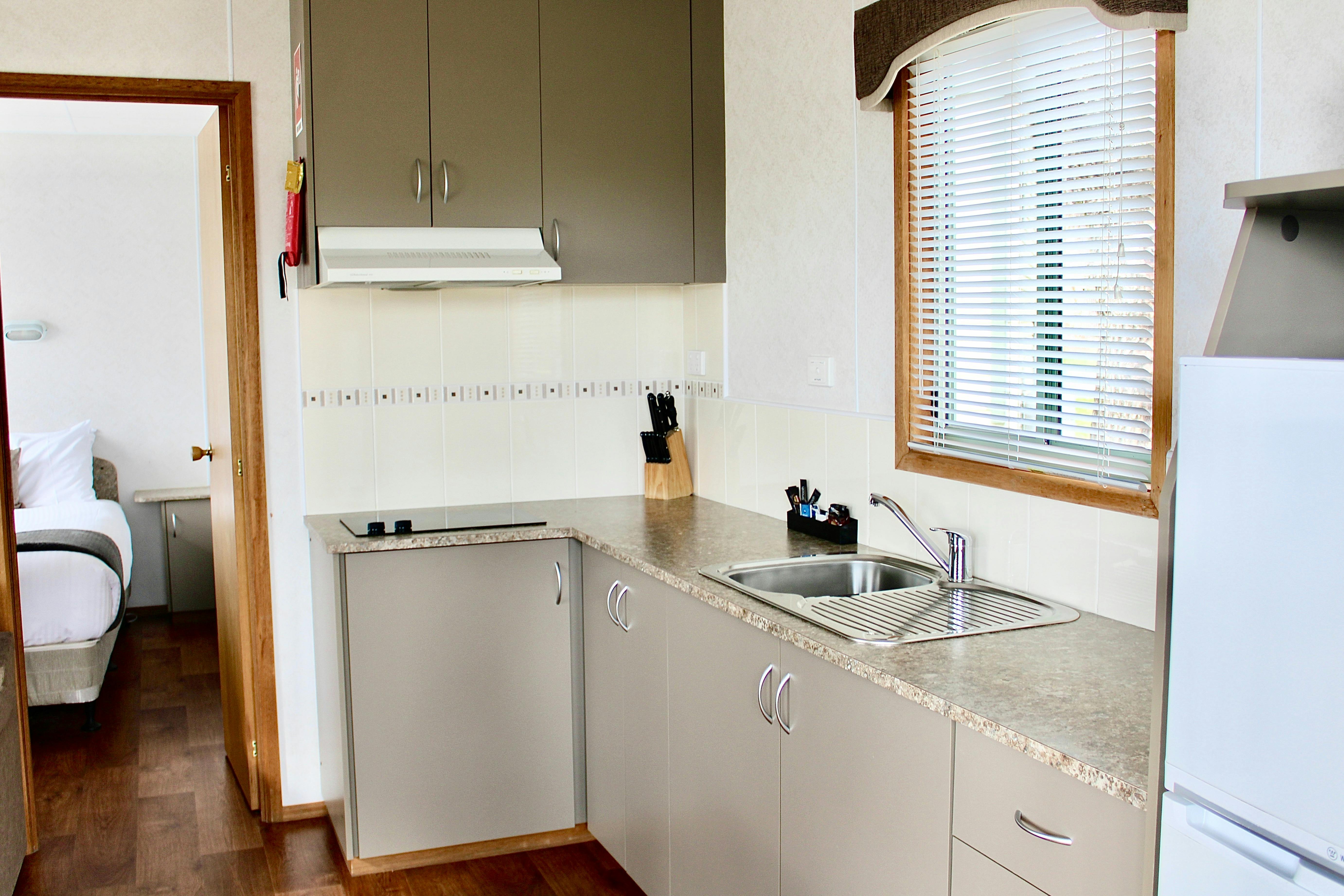 Deluxe Couples Cabin - Interior Kitchen